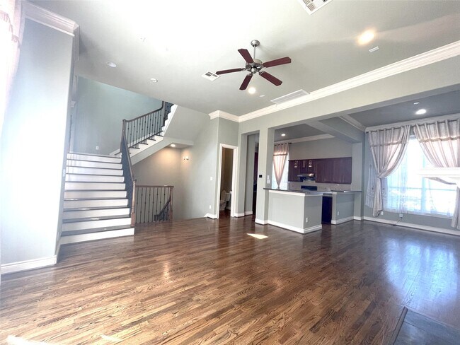 Building Photo - 3138 Pemberton Walk