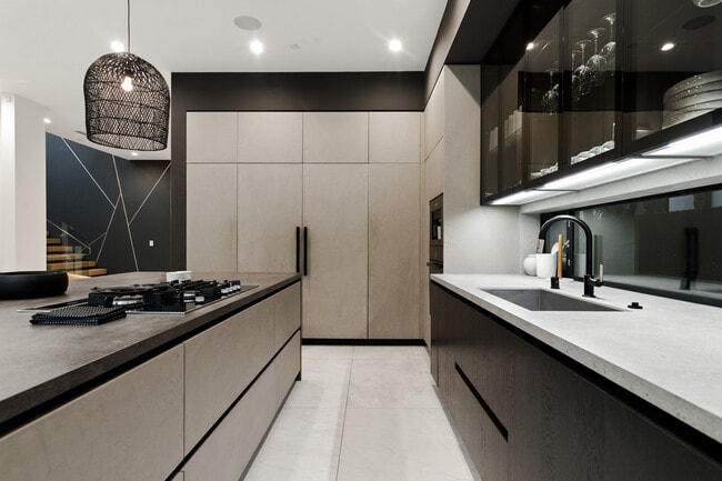 Building Photo - 356 N La Jolla Ave