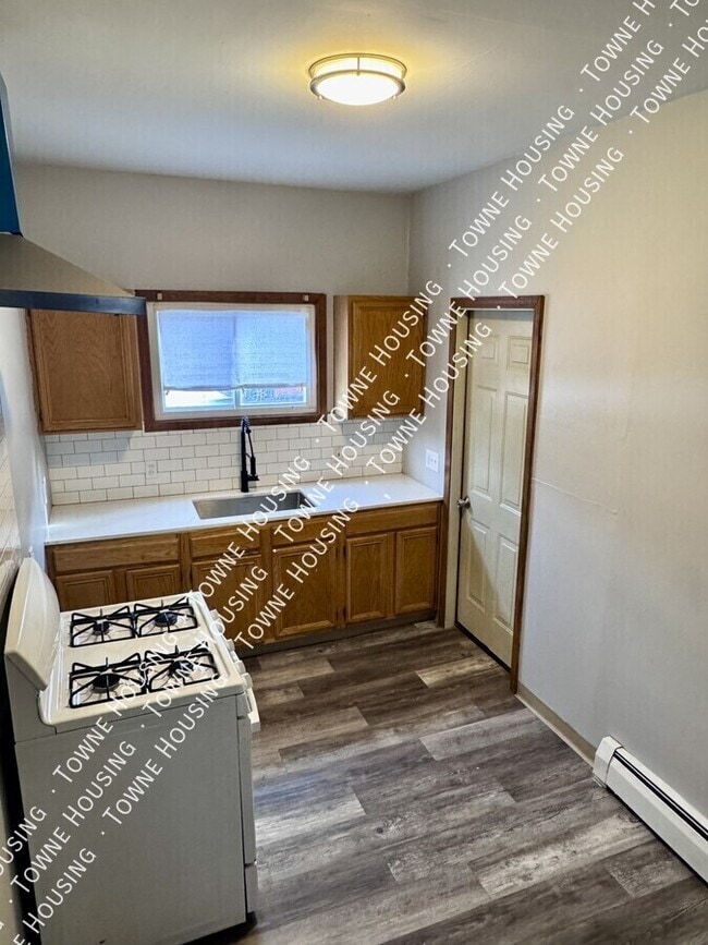 Building Photo - 336 East St