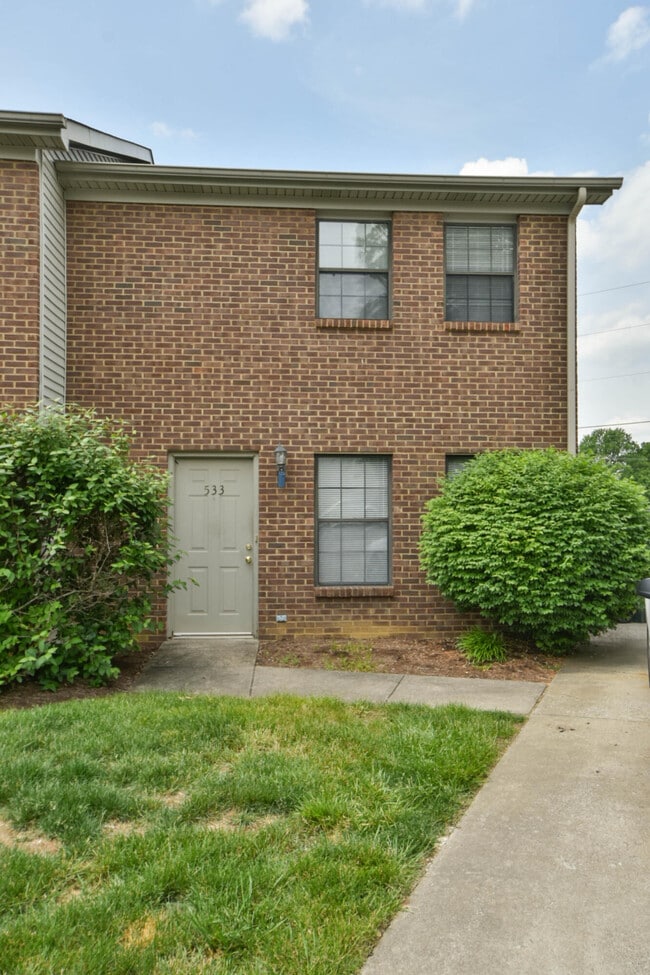 Building Photo - 537 Deaton Pl