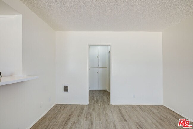 Building Photo - 5493 Atlantic Ave