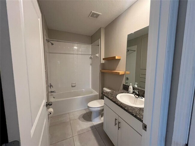 Building Photo - 241 Argyll Dr