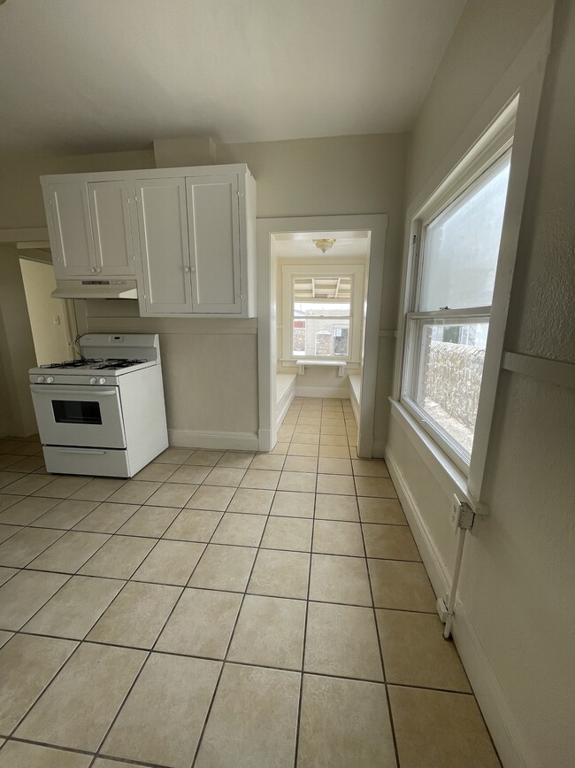 Building Photo - 3720 Chester Ave