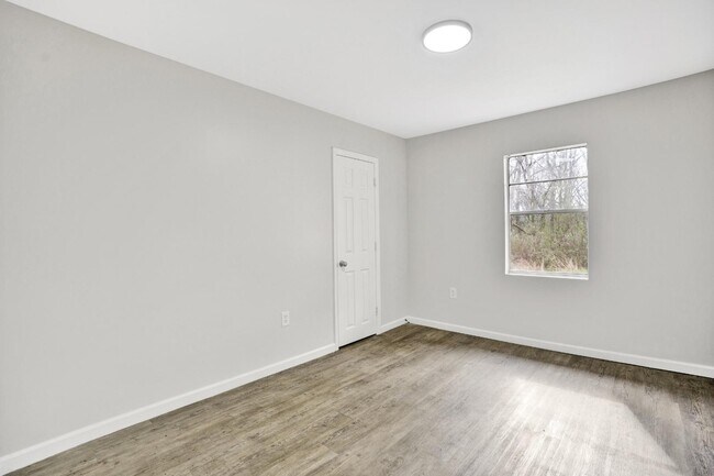 Building Photo - 5201 Mulga Ave
