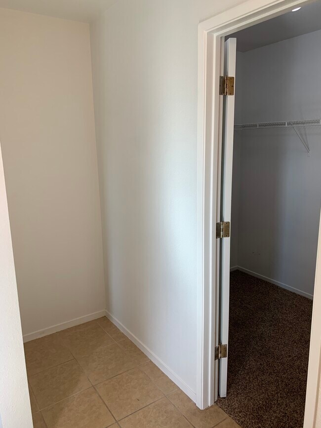 Building Photo - 1118 Solstice Ave