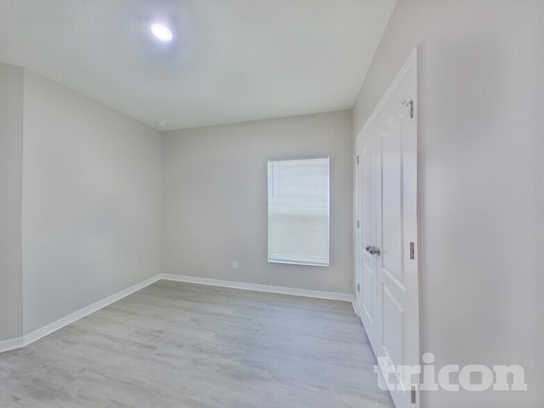 Building Photo - 9539 Oglethorpe Dr