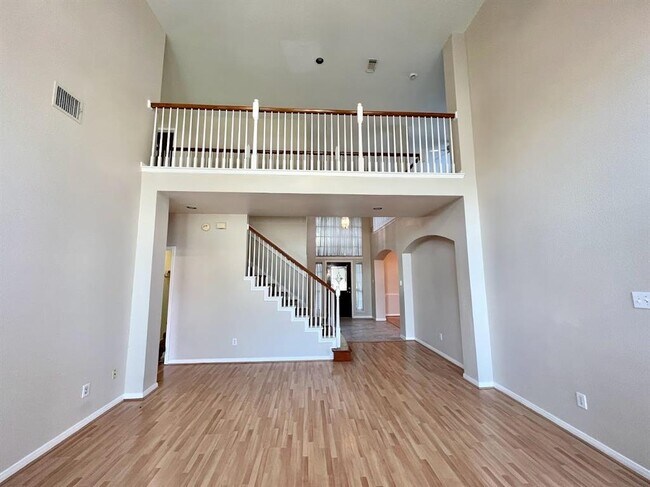 Building Photo - 2339 Plantation Bend Dr