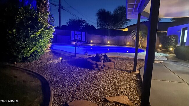 Building Photo - 3109 E Cholla St