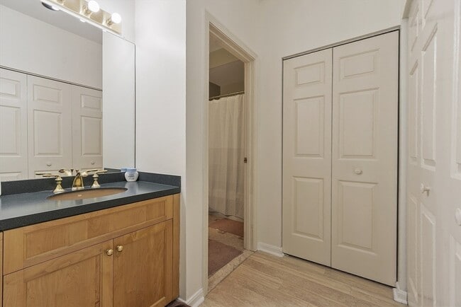 Building Photo - 5 Maple Ridge Dr