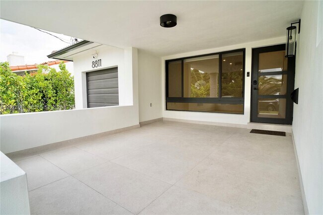 Building Photo - 8811 Carlyle Ave