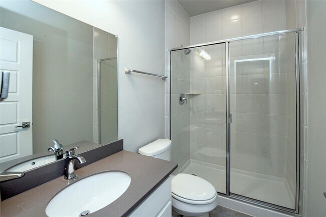 Building Photo - 6812 Royal Liverpool Dr