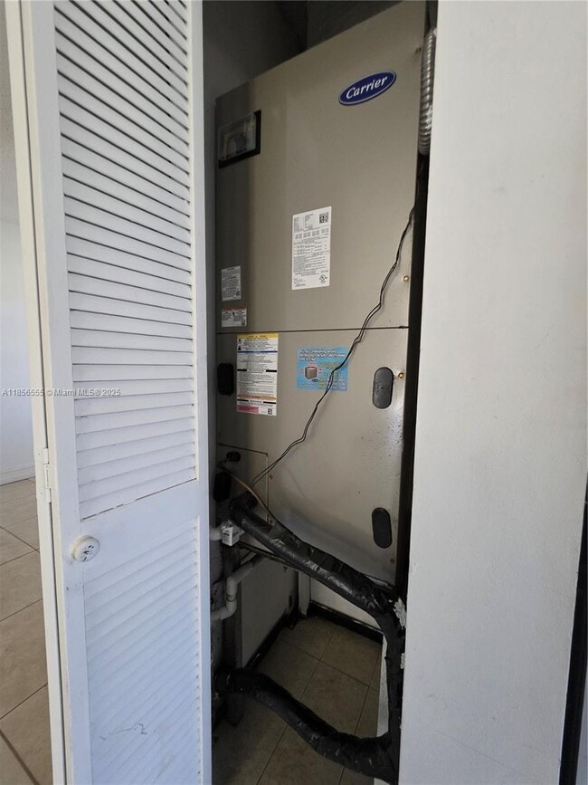 Building Photo - 15564 SW 63rd Ter