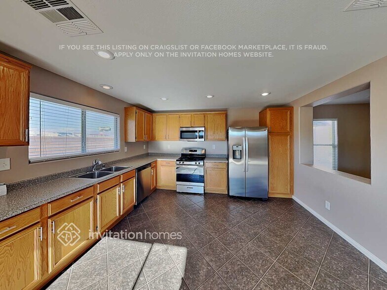 Building Photo - 12045 Spice Tree St