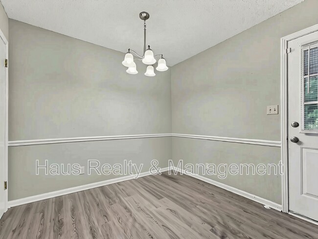 Building Photo - 114 Cunningham Pl