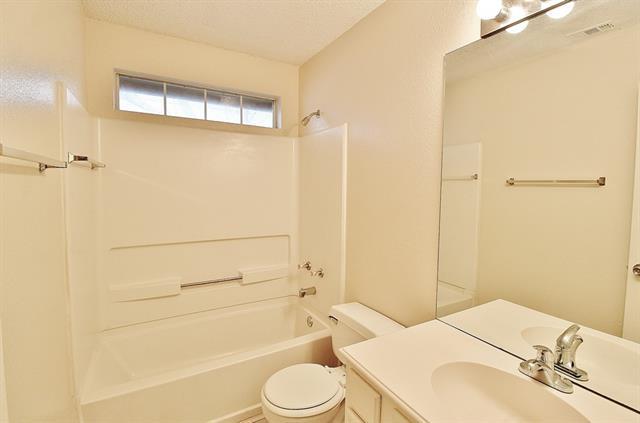 Building Photo - 210 Ridgecrest Dr