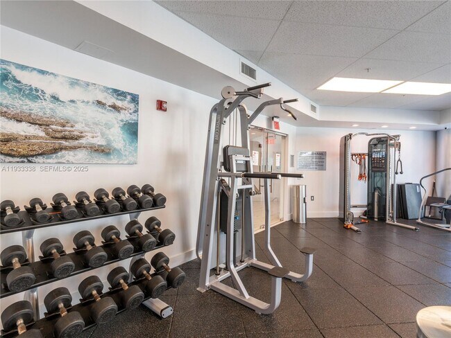 Building Photo - 480 NE 30th St