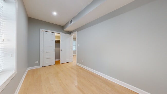 Building Photo - 1543 W George St