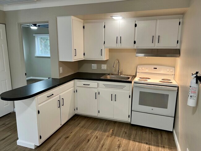 Building Photo - 3317 Bampton Ave