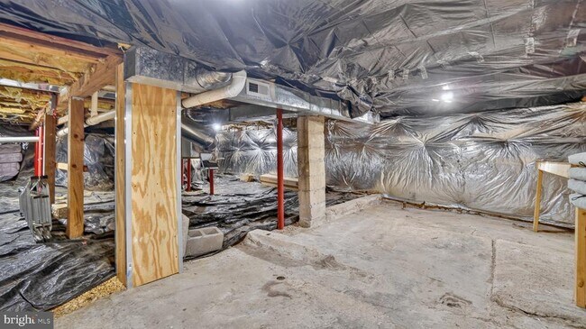 Building Photo - 7732 W Shore Rd