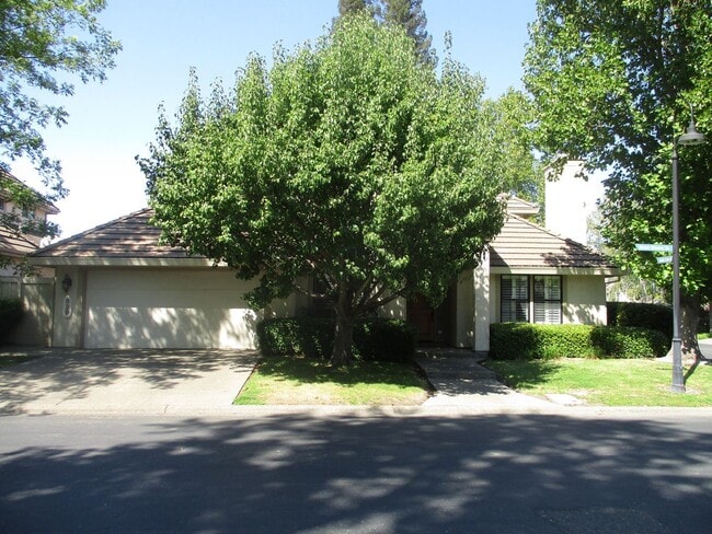 Primary Photo - 4 br, 3 bath House - 829 SHORE BREEZE DRIVE
