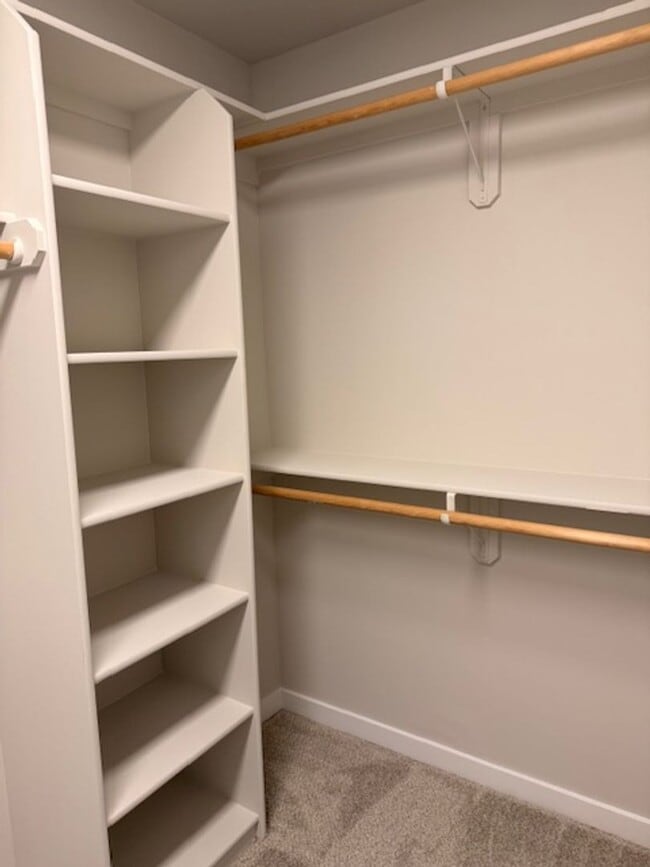 Building Photo - 3 Bedroom South Anchorage Townhouse! Utilities Included!