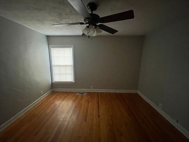 Building Photo - 4 Bedroom, 2 Bath  in the heart of Abilene!!