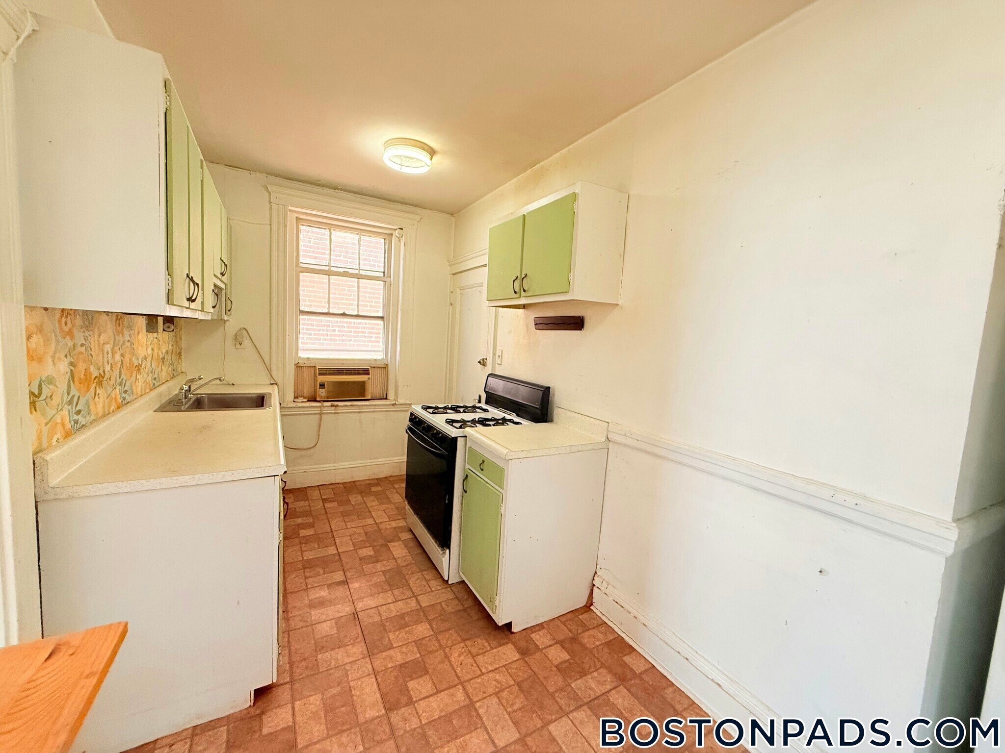 Building Photo - 9 James St