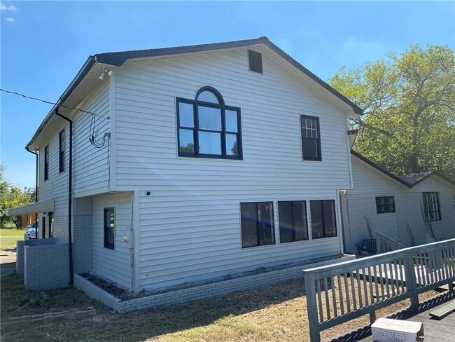 Building Photo - 2363 Alvin Joiner Rd
