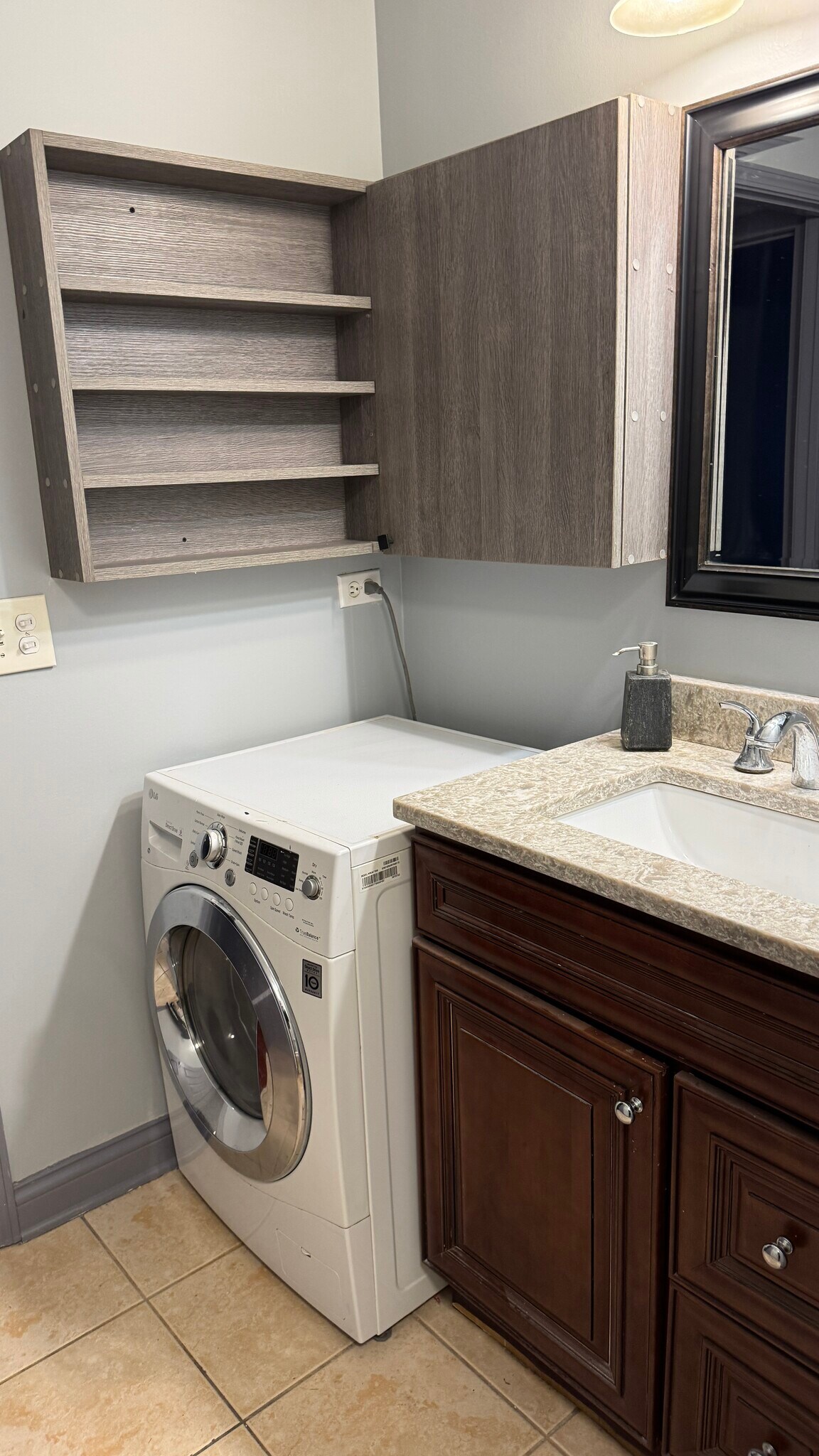 Building Photo - 9S060 Lake Dr