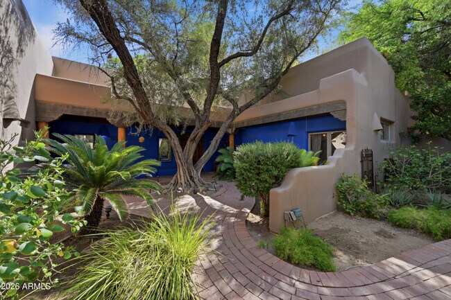 Building Photo - 6112 E Mockingbird Ln