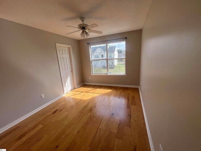 Building Photo - 522 Peach Grove Pl