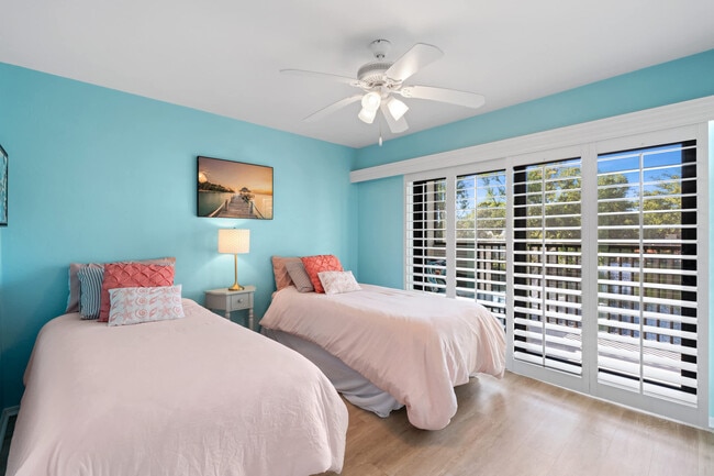 Building Photo - 600 Neapolitan Way