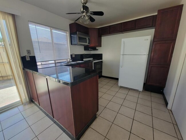 Building Photo - 2 bedroom in Fremont CA 94555