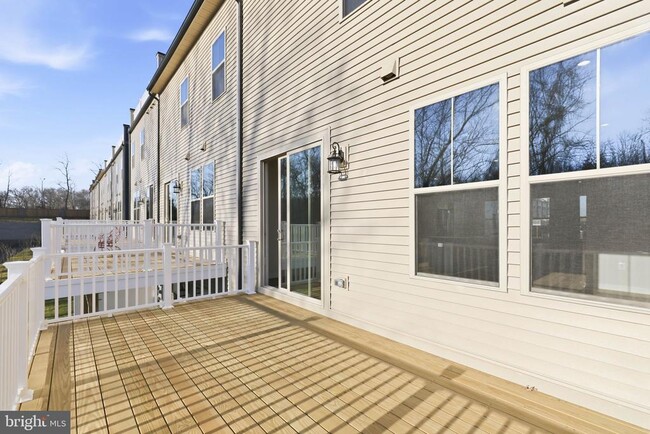 Building Photo - 1017 Venifena Terrace SE