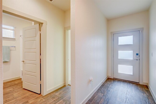 Building Photo - 4613 Tully Dr