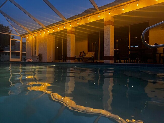 Building Photo - 2937 SE Cates Cir