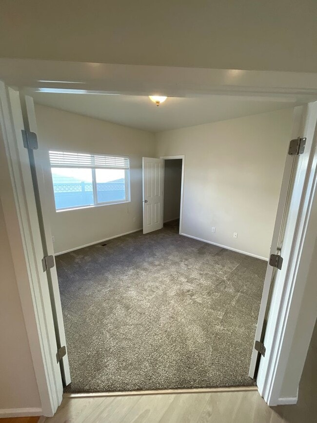 Building Photo - 3 Bedroom Home in North Albany!