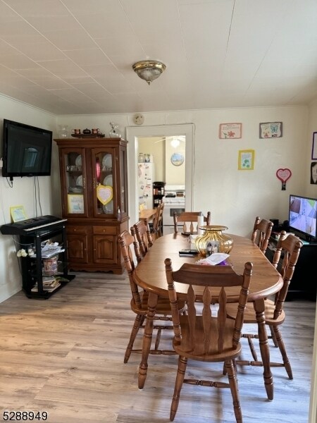 Building Photo - 221 Valley Rd