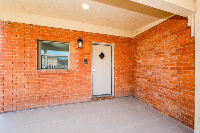 Building Photo - 2610 Springfield Ave