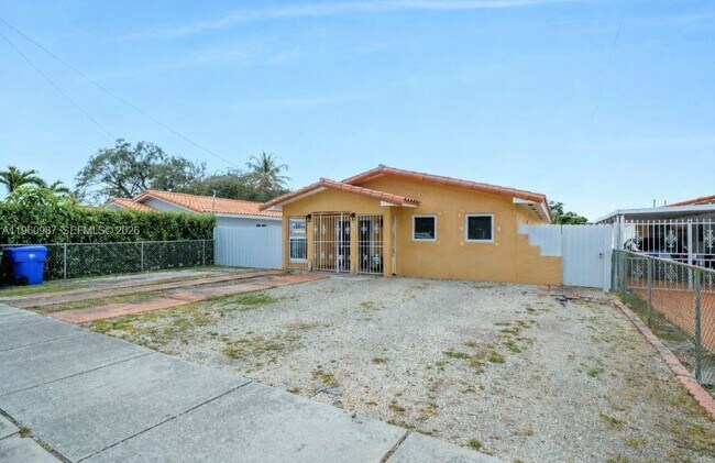 Building Photo - 630 SW 62nd Ave