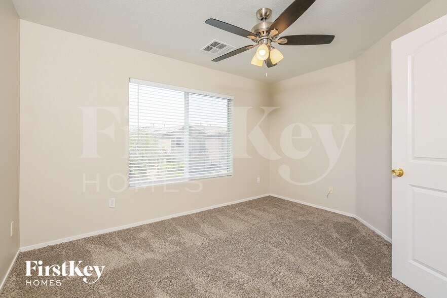 Building Photo - 9274 William Hill Ave