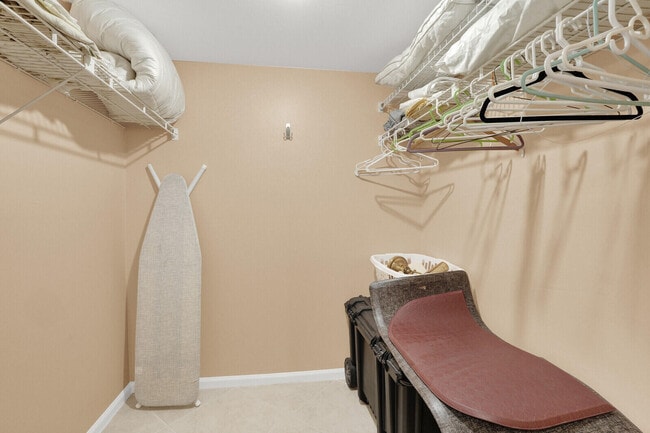 Building Photo - 5420 N Ocean Dr