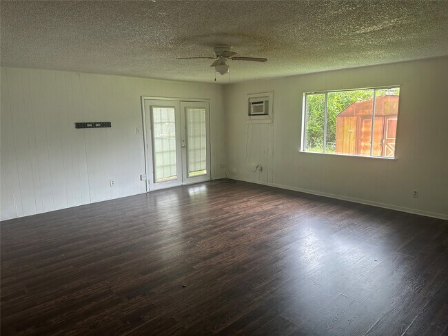 Building Photo - 3118 Dacca Dr