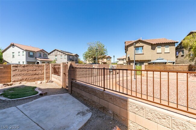 Building Photo - 1155 Paradise Garden Dr