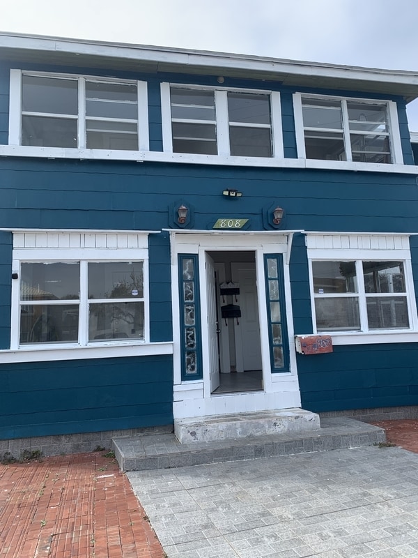 Primary Photo - 808 S Grandview Ave