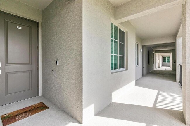 Building Photo - 12140 Wellen Golf St