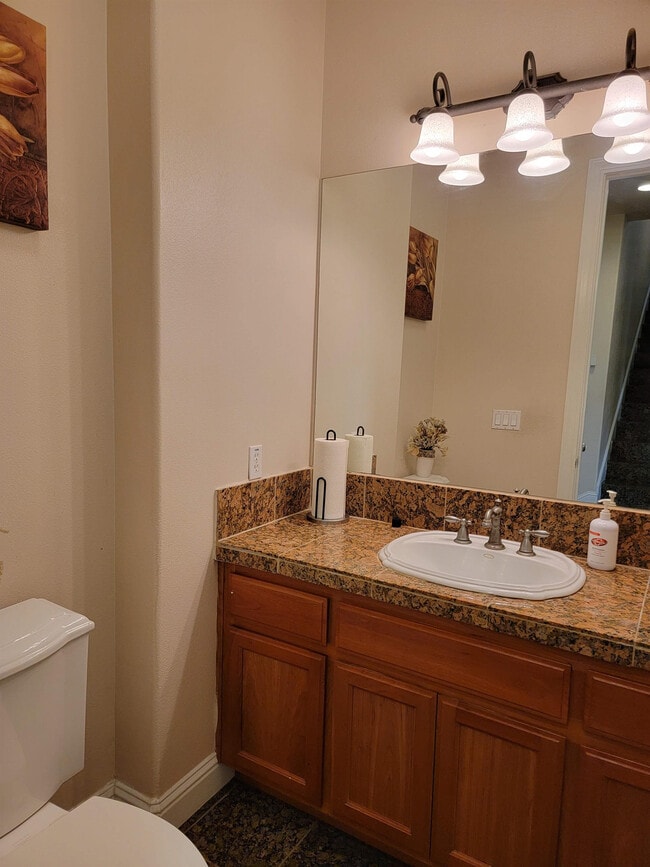 Building Photo - 469 Hawk Dr