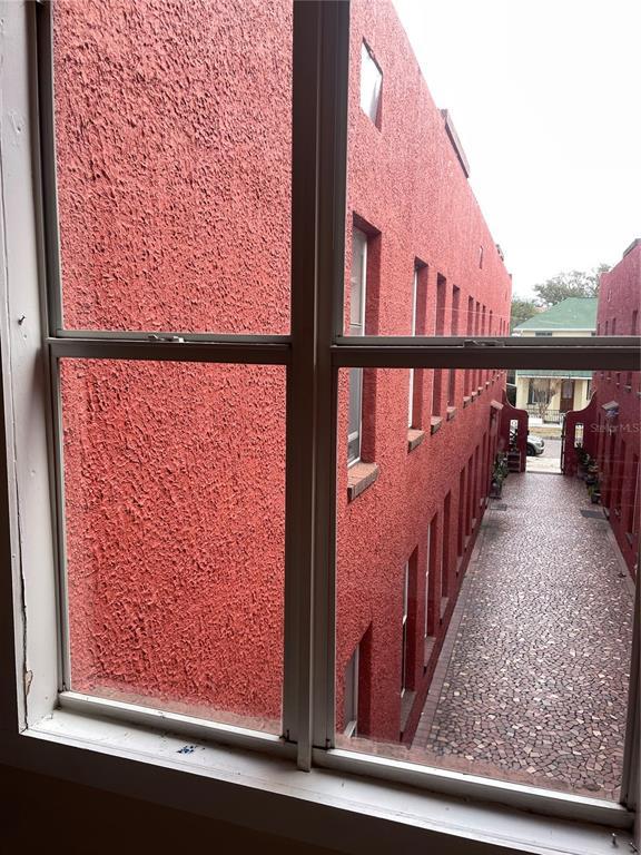 Building Photo - 111 S Newport Ave