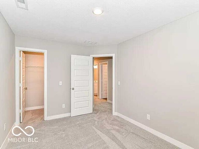 Building Photo - 6886 Sunstone Pl