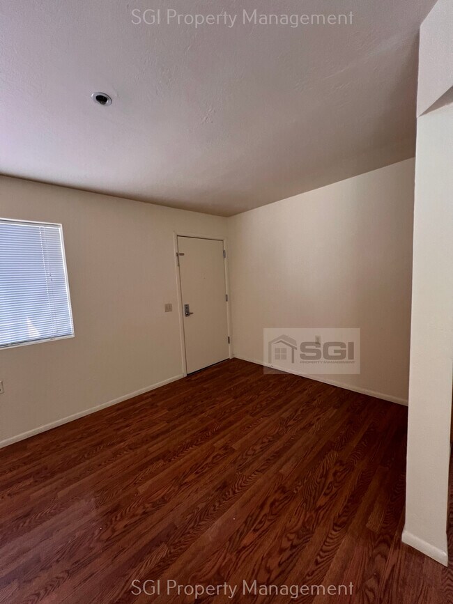 Building Photo - 12221 W Bell Rd